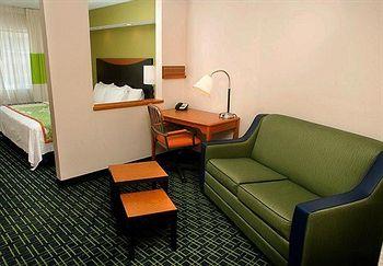 Hotel Fairfield & By Marriott Dallas 3*