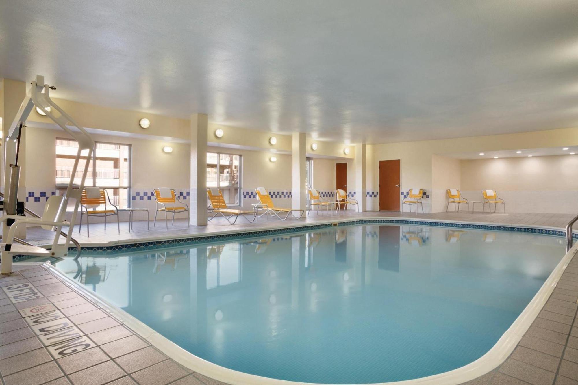 Hotel Fairfield & By Marriott Dallas 3*