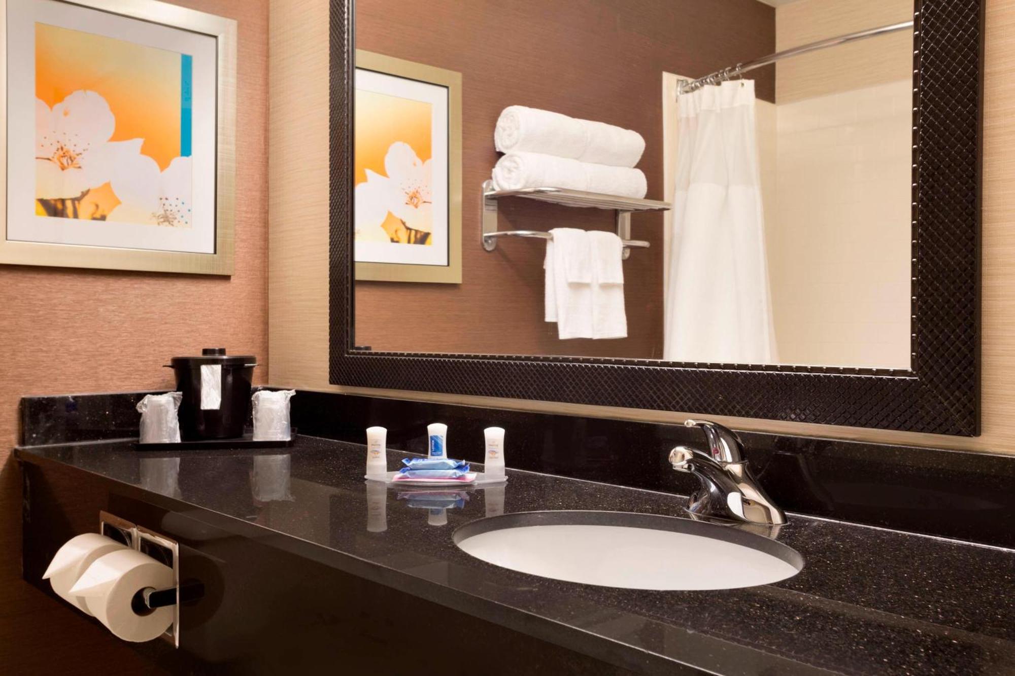 Hotel Fairfield & By Marriott Dallas