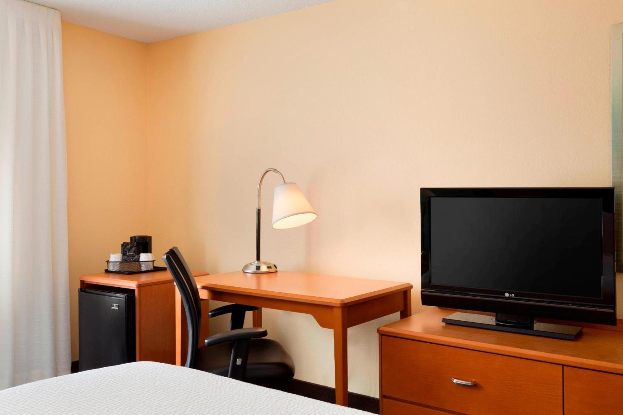 Hotel Fairfield & By Marriott Dallas 3*